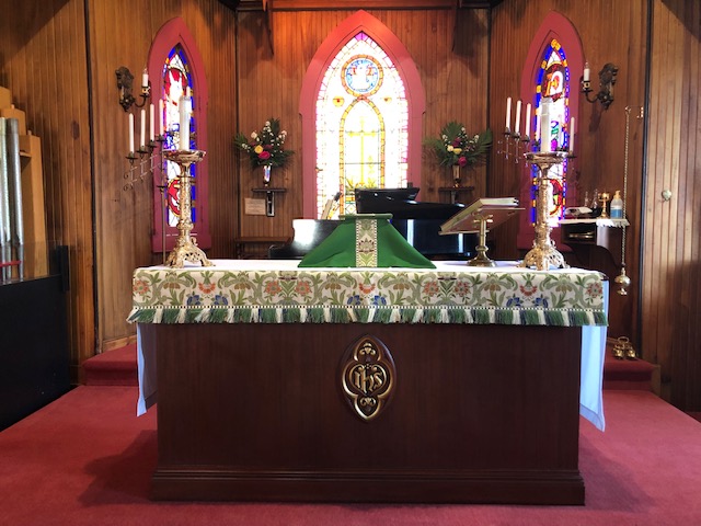 altar ordinary time - green.jpg